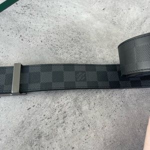 Louis Vuitton 2022 Initiales 40MM Reversible Belt Kit - Black Belts,  Accessories - LOU808263